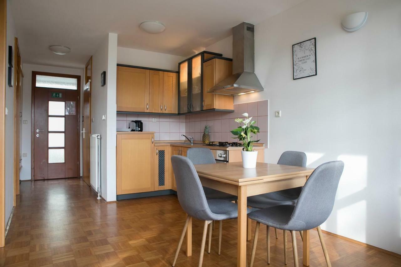 Apartma Spelca Banovci Eksteriør billede