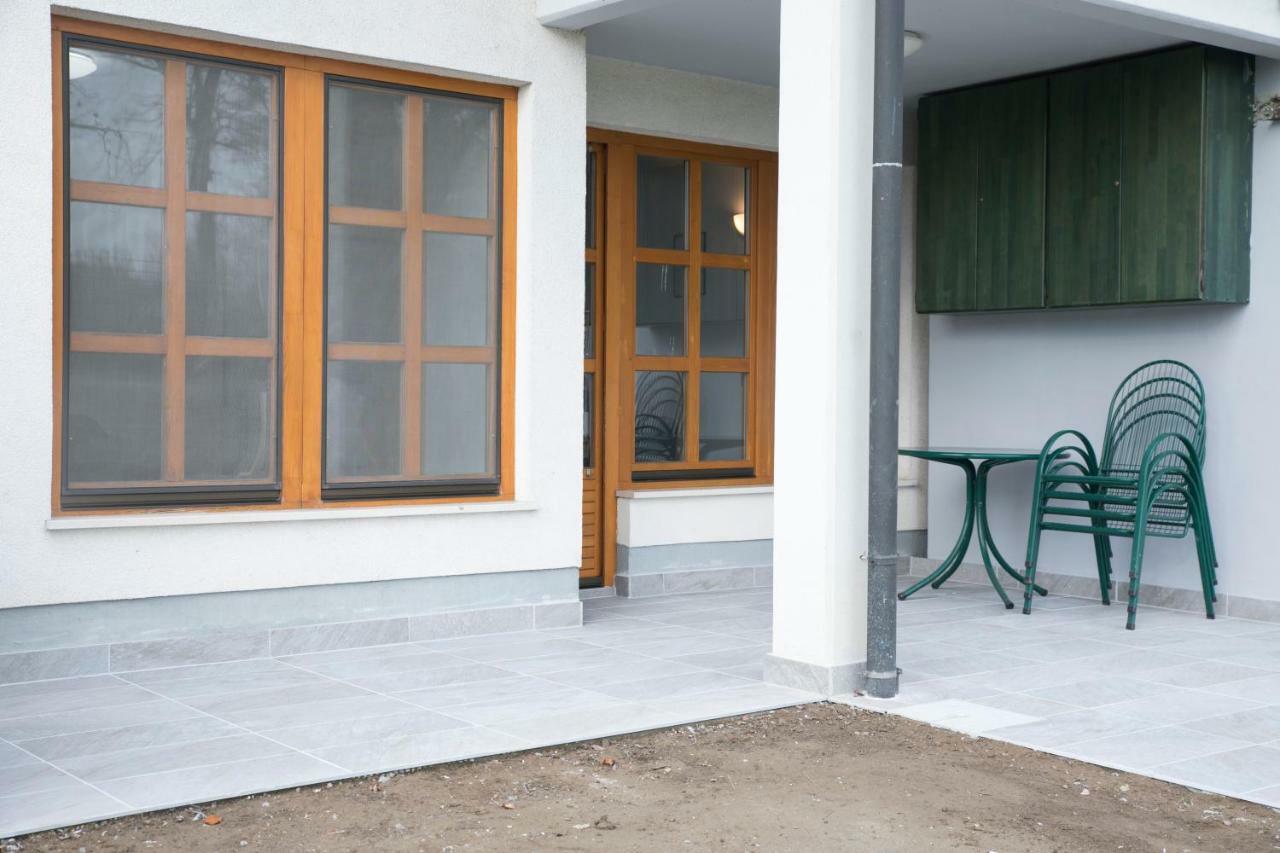 Apartma Spelca Banovci Eksteriør billede